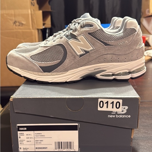 Brand new 2002R New Balance Grey size 9.5 men - Picture 1 of 5
